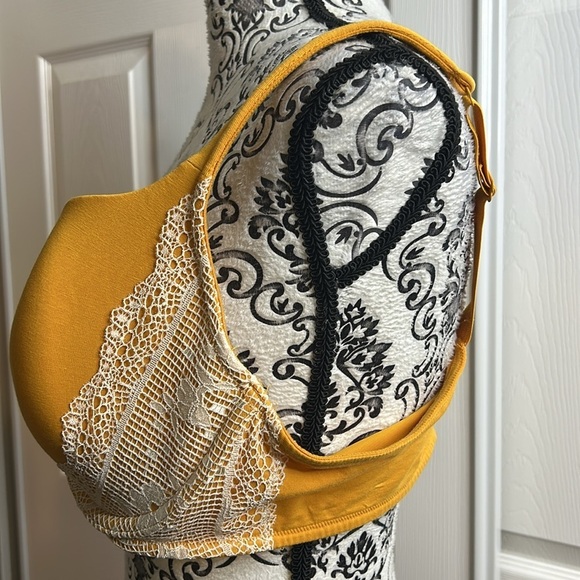 Cacique Mustard Yellow Lightly Lined T Shirt 42C - Picture 2 of 6